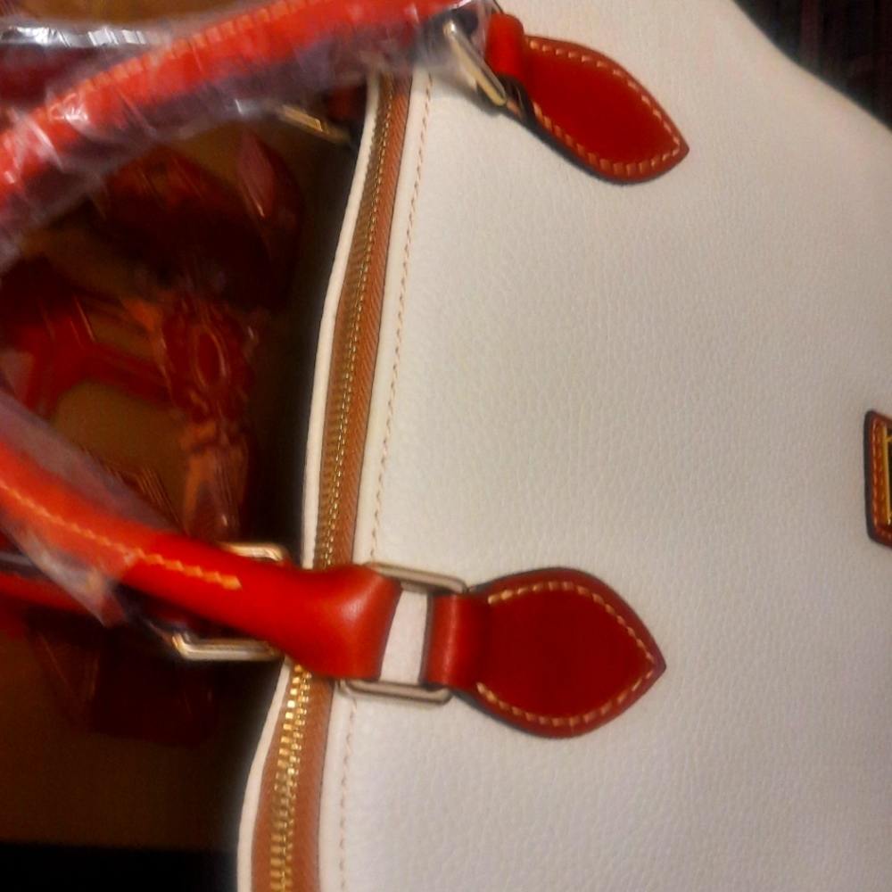 Dooney & Bourke Dome - Picture 3 of 6